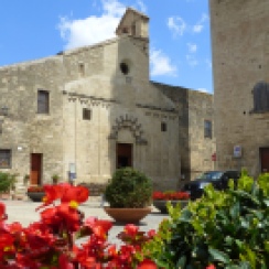 Piazza e Chiesa di San Martino, Tarquinia